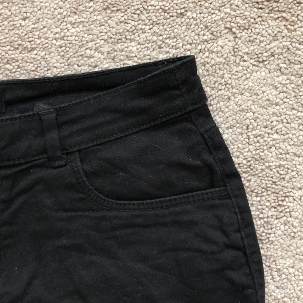 Shorts - Picture 3 of 6